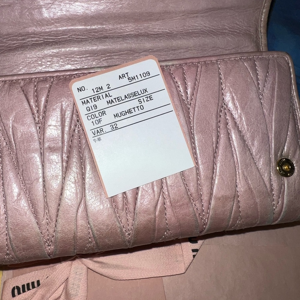 Beautiful Authentic MiuMiu - Picture 5 of 8